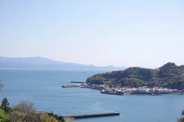 とびしまから見る海と本土